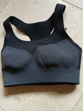 Nike Swoosh Flyknit 2.0 Black Seamless Racerback Sports Bra